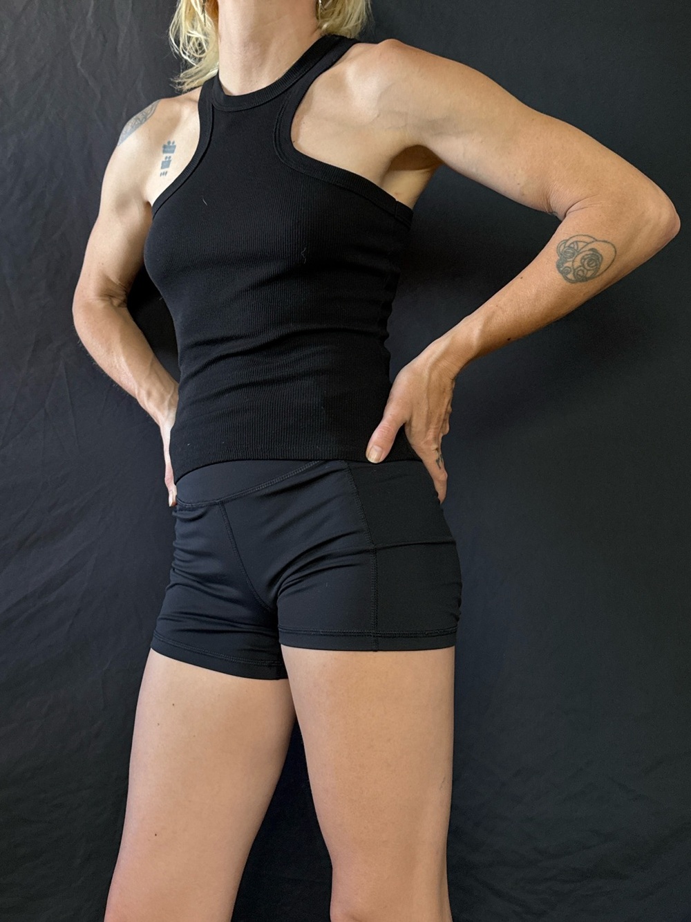 Timing Black Ribbed Tank Top - Picture 3 of 4